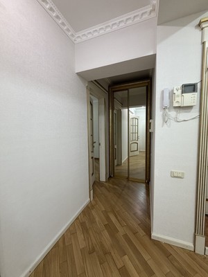 Продам трехкомнатную (3-комн.) квартиру, Ватутина ул, 4, Нальчик г