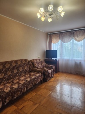 Сдам трехкомнатную (3-комн.) квартиру, Симонова ул, 10к2, Санкт-Петербург г
