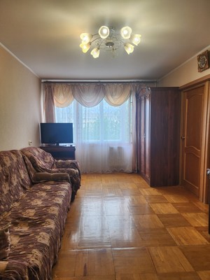 Сдам трехкомнатную (3-комн.) квартиру, Симонова ул, 10к2, Санкт-Петербург г