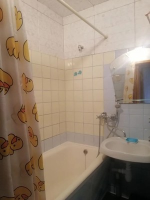 Сдам трехкомнатную (3-комн.) квартиру, Симонова ул, 10к2, Санкт-Петербург г