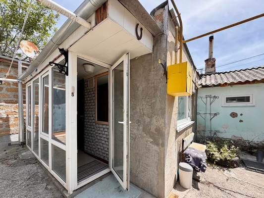 Продам трехкомнатную (3-комн.) квартиру, Генерал-майора П.П.Яременко ул, 4, Симферополь г