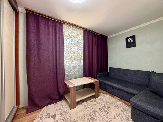 Продам трехкомнатную (3-комн.) квартиру, Генерал-майора П.П.Яременко ул, 4, Симферополь г
