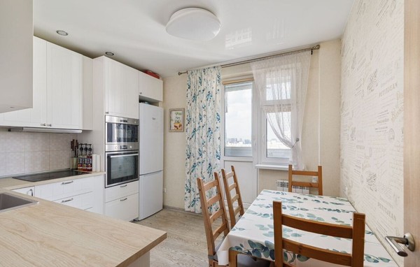Продам двухкомнатную (2-комн.) квартиру, Гагарина пр-кт, 27к6, Люберцы г