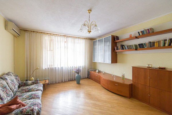 Продам двухкомнатную (2-комн.) квартиру, Максима Горького ул, 106/93, Ростов-на-Дону г