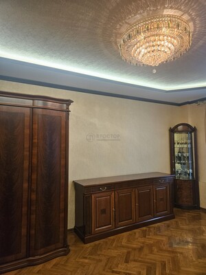 Продам трехкомнатную (3-комн.) квартиру, Ленинский пр-кт, 71, Москва г