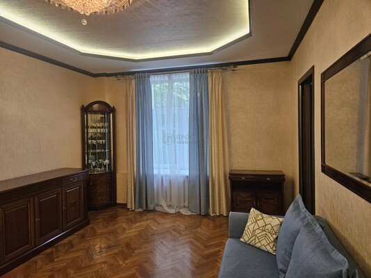 Продам трехкомнатную (3-комн.) квартиру, Ленинский пр-кт, 71, Москва г
