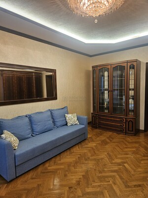 Продам трехкомнатную (3-комн.) квартиру, Ленинский пр-кт, 71, Москва г