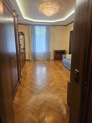 Продам трехкомнатную (3-комн.) квартиру, Ленинский пр-кт, 71, Москва г