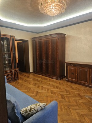 Продам трехкомнатную (3-комн.) квартиру, Ленинский пр-кт, 71, Москва г