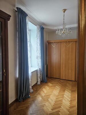 Продам трехкомнатную (3-комн.) квартиру, Ленинский пр-кт, 71, Москва г