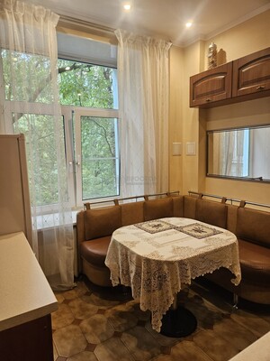 Продам трехкомнатную (3-комн.) квартиру, Ленинский пр-кт, 71, Москва г