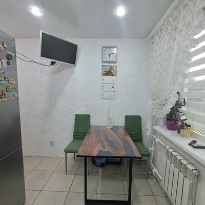 Продам трехкомнатную (3-комн.) квартиру, Санаторская ул, 12, Тайцы гп