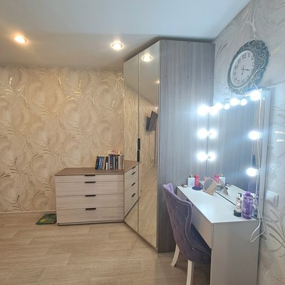 Продам трехкомнатную (3-комн.) квартиру, Санаторская ул, 12, Тайцы гп