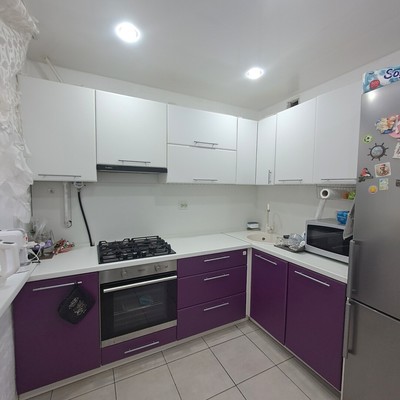 Продам трехкомнатную (3-комн.) квартиру, Санаторская ул, 12, Тайцы гп