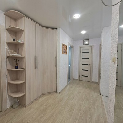 Продам трехкомнатную (3-комн.) квартиру, Санаторская ул, 12, Тайцы гп