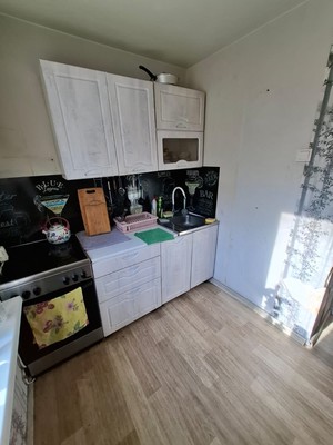 Продам трехкомнатную (3-комн.) квартиру, Вокзальная ул, 72, Южно-Сахалинск г