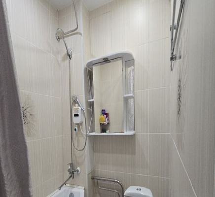 Продам двухкомнатную (2-комн.) квартиру, Есенина ул, 3, Южно-Сахалинск г