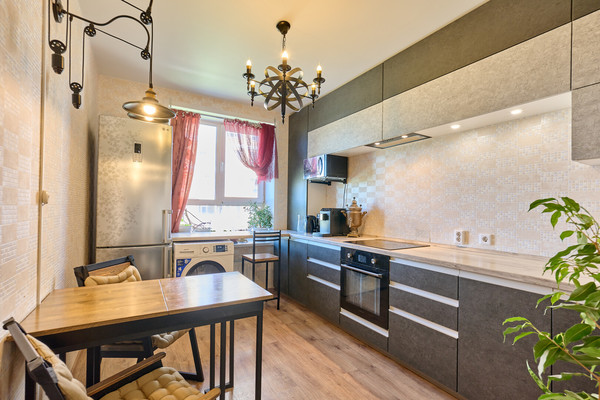Продам трехкомнатную (3-комн.) квартиру, Уинская ул, 66, Пермь г