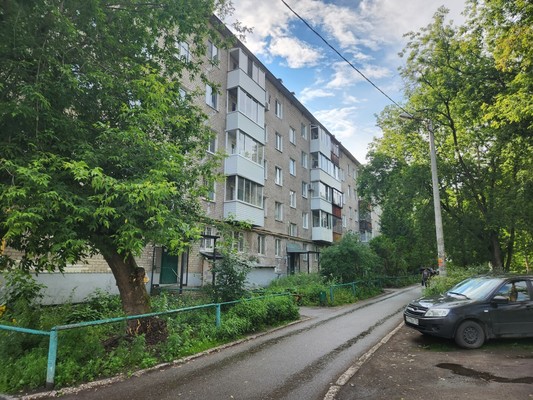 Продам двухкомнатную (2-комн.) квартиру, Автозаводская ул, 37, Пермь г
