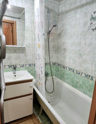 Продам двухкомнатную (2-комн.) квартиру, Автозаводская ул, 37, Пермь г