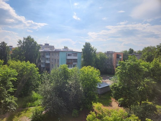 Продам двухкомнатную (2-комн.) квартиру, Автозаводская ул, 37, Пермь г