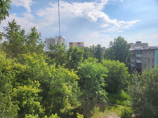 Продам двухкомнатную (2-комн.) квартиру, Автозаводская ул, 37, Пермь г