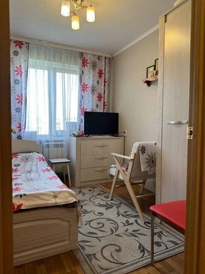 Продам многокомнатную квартиру, Школьная ул, 6, Линда (Линдовский с/с) с