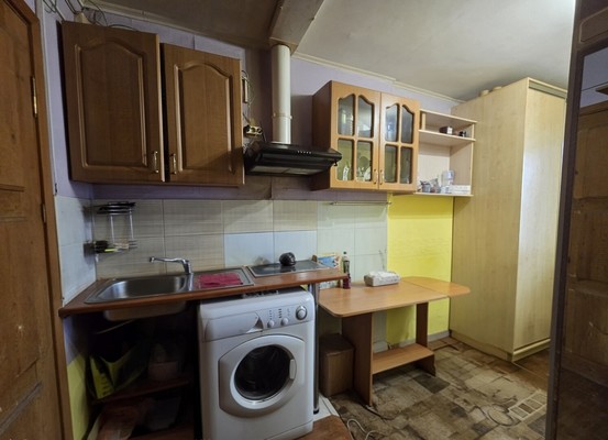 Продам комнату в 12-комн. квартире, Ударников пр-кт, 38Ак1, Санкт-Петербург г