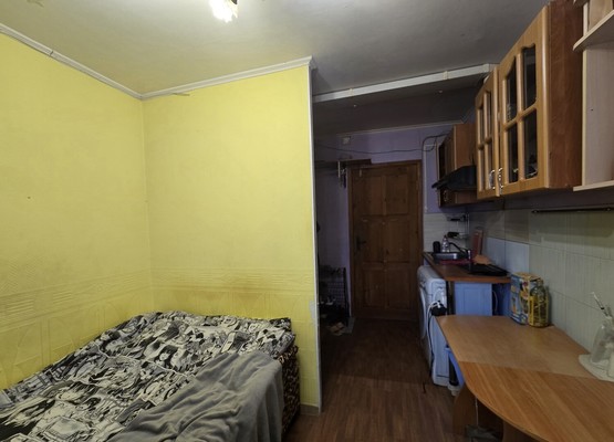 Продам комнату в 12-комн. квартире, Ударников пр-кт, 38Ак1, Санкт-Петербург г