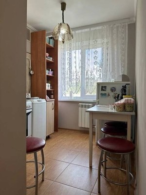 Продам многокомнатную квартиру, Школьная ул, 6, Линда (Линдовский с/с) с