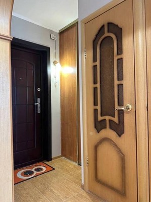 Продам многокомнатную квартиру, Школьная ул, 6, Линда (Линдовский с/с) с
