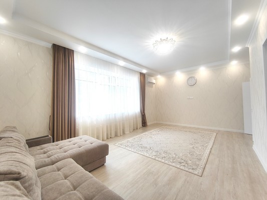 Продам трехкомнатную (3-комн.) квартиру, Дубравная ул, 28б, Казань г
