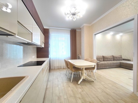 Продам трехкомнатную (3-комн.) квартиру, Дубравная ул, 28б, Казань г