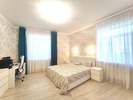 Продам трехкомнатную (3-комн.) квартиру, Дубравная ул, 28б, Казань г