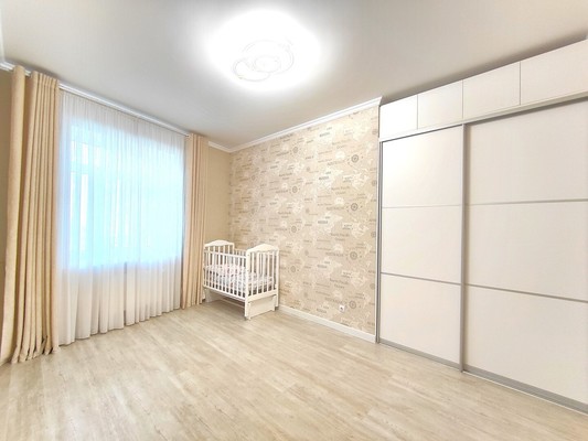 Продам трехкомнатную (3-комн.) квартиру, Дубравная ул, 28б, Казань г