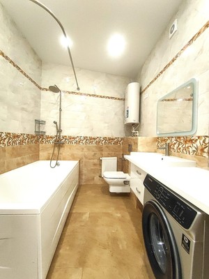 Продам трехкомнатную (3-комн.) квартиру, Дубравная ул, 28б, Казань г