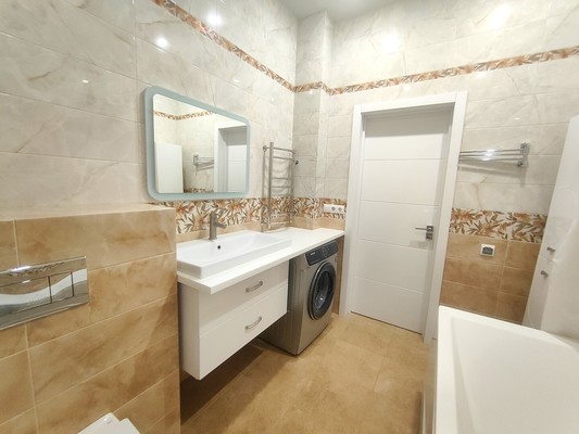 Продам трехкомнатную (3-комн.) квартиру, Дубравная ул, 28б, Казань г