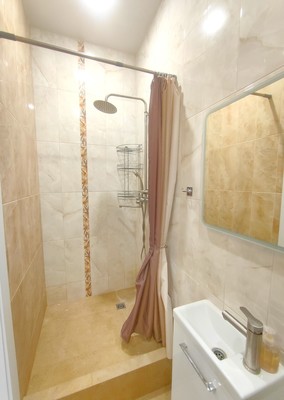 Продам трехкомнатную (3-комн.) квартиру, Дубравная ул, 28б, Казань г