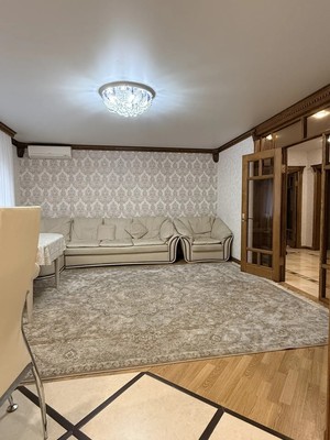 Продам трехкомнатную (3-комн.) квартиру, Псковская ул, 25, Великий Новгород г