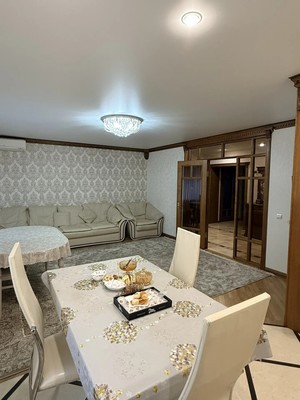 Продам трехкомнатную (3-комн.) квартиру, Псковская ул, 25, Великий Новгород г