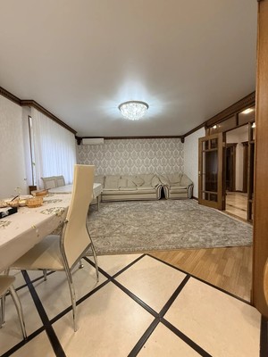 Продам трехкомнатную (3-комн.) квартиру, Псковская ул, 25, Великий Новгород г
