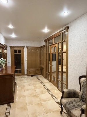 Продам трехкомнатную (3-комн.) квартиру, Псковская ул, 25, Великий Новгород г