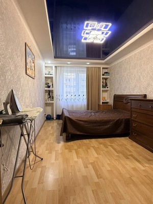 Продам трехкомнатную (3-комн.) квартиру, Псковская ул, 25, Великий Новгород г