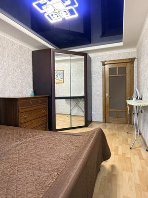Продам трехкомнатную (3-комн.) квартиру, Псковская ул, 25, Великий Новгород г