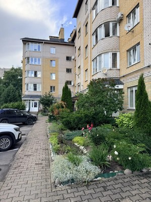 Продам трехкомнатную (3-комн.) квартиру, Псковская ул, 25, Великий Новгород г