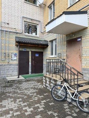 Продам трехкомнатную (3-комн.) квартиру, Псковская ул, 25, Великий Новгород г