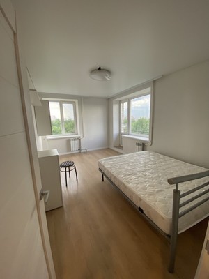 Продам двухкомнатную (2-комн.) квартиру, Славы пр-кт, 24, Санкт-Петербург г