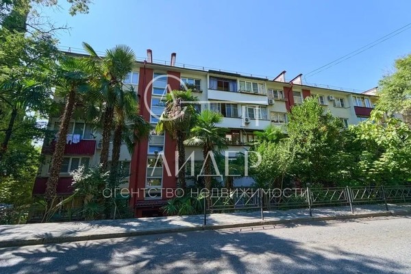 Продам трехкомнатную (3-комн.) квартиру, Бытха (Хостинский р-н) ул, 53, Сочи г