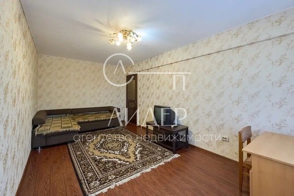 Продам трехкомнатную (3-комн.) квартиру, Бытха (Хостинский р-н) ул, 53, Сочи г