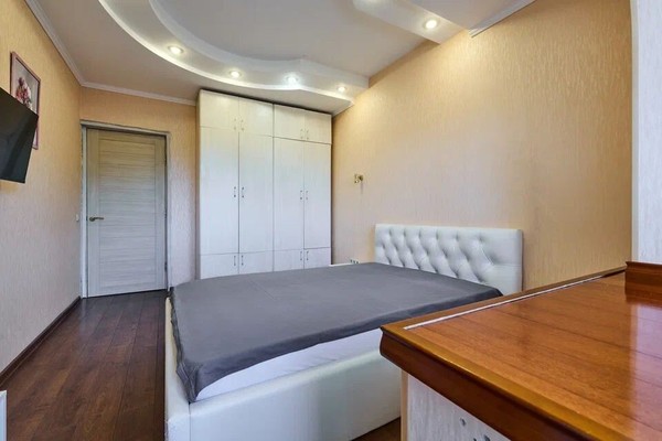 Продам трехкомнатную (3-комн.) квартиру, Донская (Центральный р-н) ул, 31, Сочи г